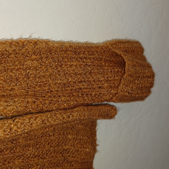 Abound Turtleneck - Picture 9 of 14